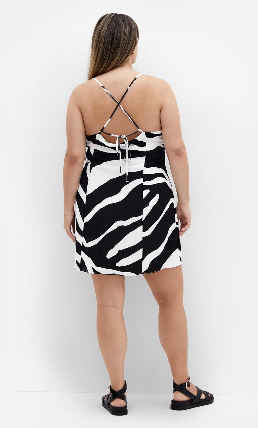 image:imageCity Chic Womens Plus Size Dress Caitlin PrintMono Swirl