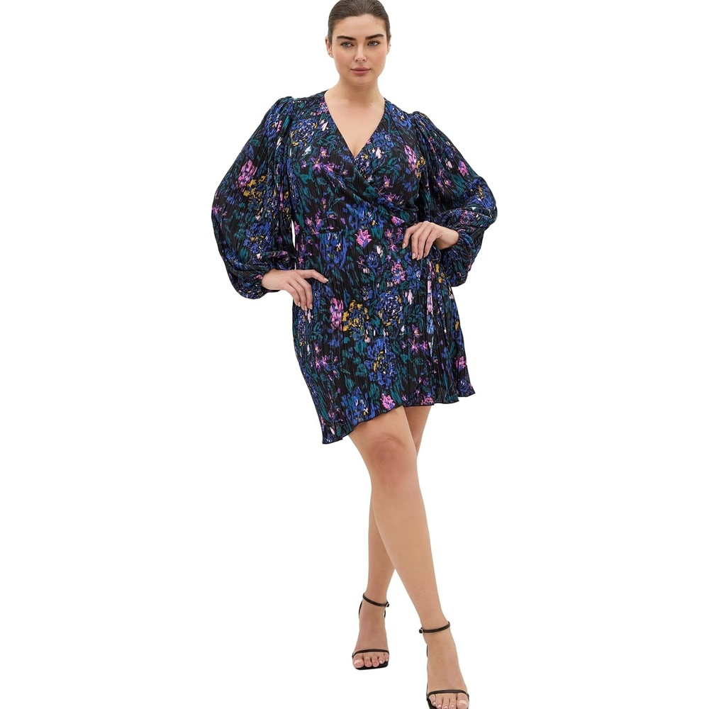 image:imageCity Chic Plus Size Dress Kira Etched Print Wrap MiniEtched Floral